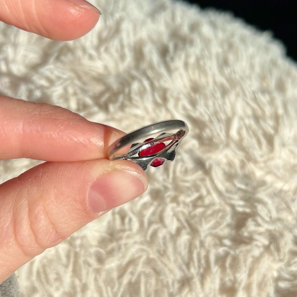 Silver & Ruby Tone Ring - Picture 5 of 5